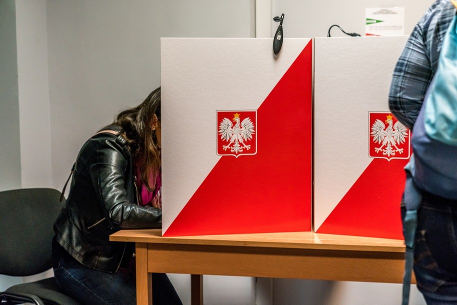 Exit Poll i late poll /Shutterstock