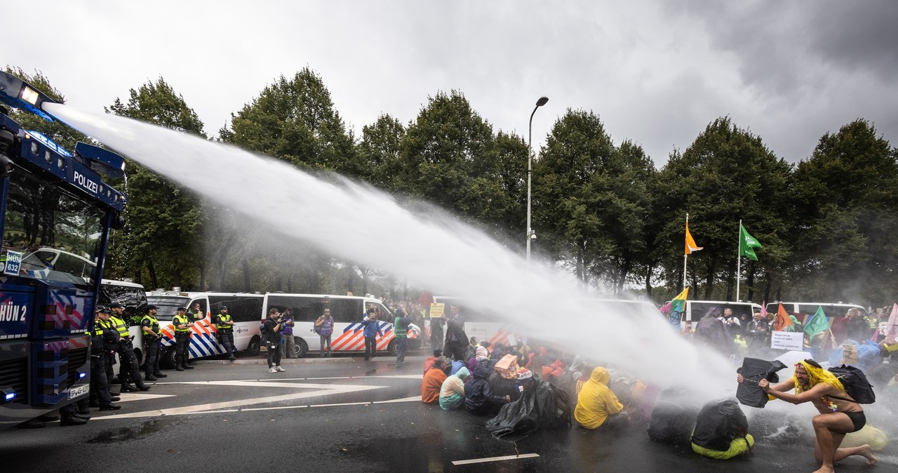 Extinction Rebellion blokuje autostradę A12 w Hadze /AFP