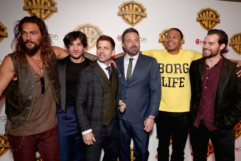 Ezra Miller i inni aktorzy promują film "Liga Sprawiedliwości" /Todd Williamson /Getty Images