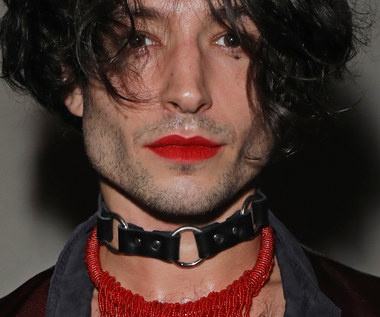 Ezra Miller po wyjściu z aresztu napadł na dwie osoby w hostelu