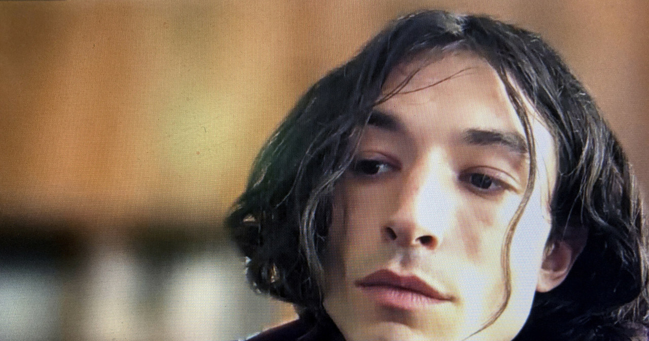 Ezra Miller w kwietniu "pojawił się" w sądzie na Hawajach za pośrednictwem komunikatora Zoom /Hawaii State Judiciary/Associated Press/East News /East News