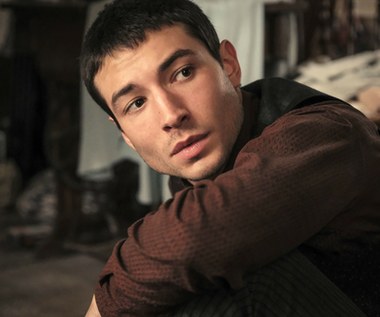 Ezra Miller znów trafił do aresztu. Zaatakował 26-latkę 