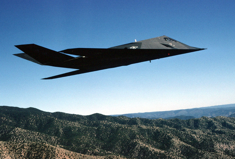 F-117 jest jednym z najsłynniejszych samolotów w historii lotnictwa /USAF /domena publiczna