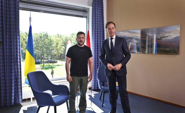 F-16 dla Ukrainy. Zełenski podaje liczbę 