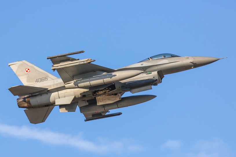 F-16 Jastrząb - najgroźniejsza polska broń /East News