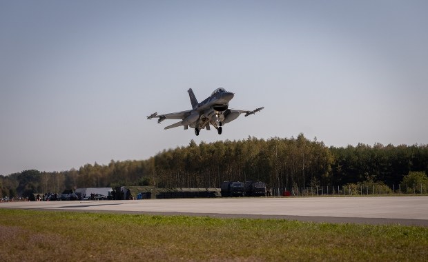 F-16 na wyciągnięcie ręki. Niecodzienne ćwiczenia ROUTE 604 [WIDEO]