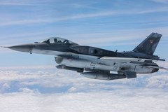 F-16. Tak prezentuje się na niebie