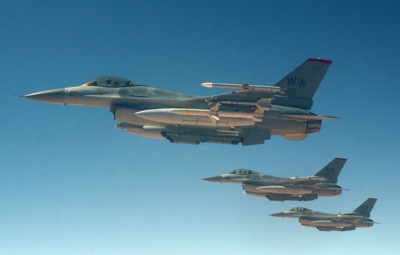 F-16 z 35. Skrzydła Myśliwskiego "Wild Weasels" nad Irakiem w 2003 roku /Getty Images/Flash Press Media