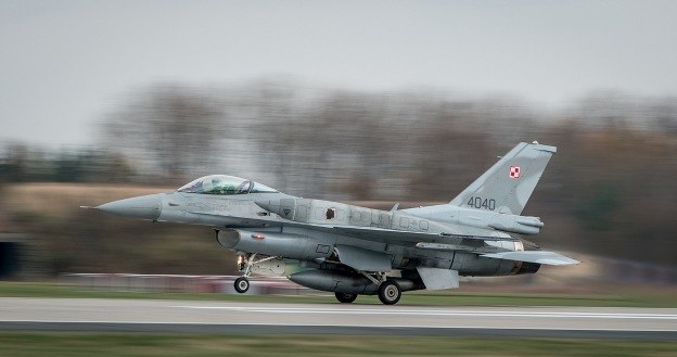 F-16 /Defence24