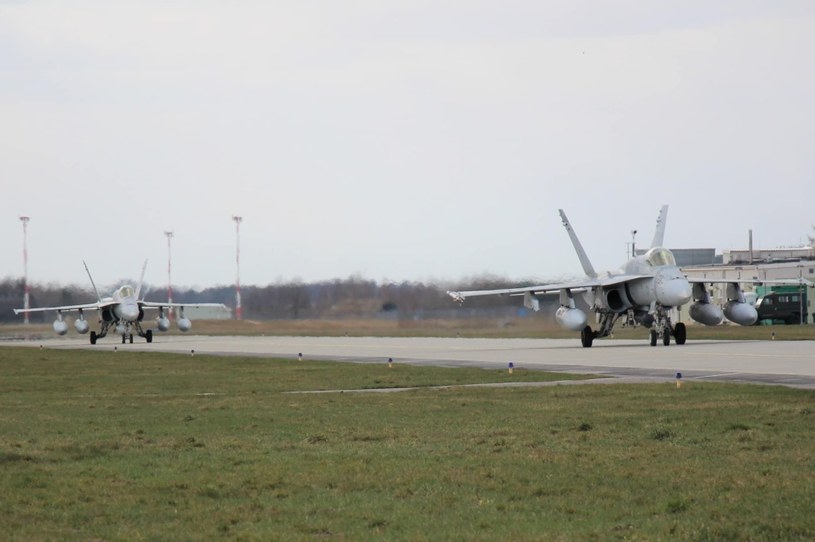 F-18 Hornet w bazie w Łasku /Facebook