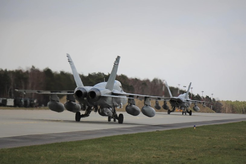 F-18 Hornet w bazie w Łasku /Facebook