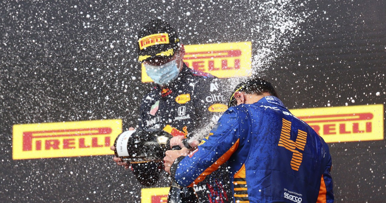 F1. Błąd kosztował Hamiltona wygraną. Tym razem triumfował Verstappen