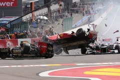 F1: Pechowy start GP Belgii, stłuczka tuż po starcie
