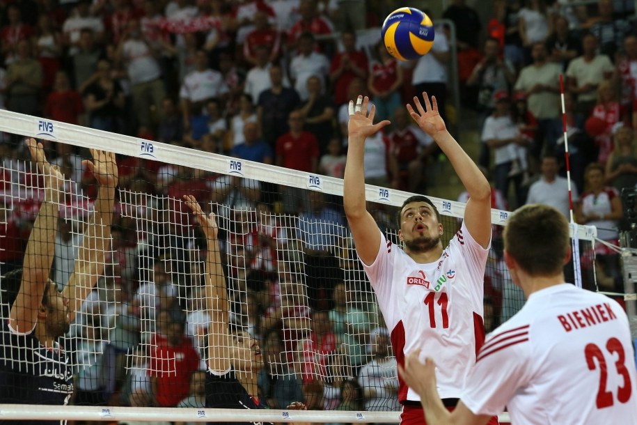 Fabian Drzyzga i Mateusz Bieniek w meczu Ligi Światowej z Iranem, rozegranym 5 czerwca w Częstochowie /Waldemar Deska /PAP