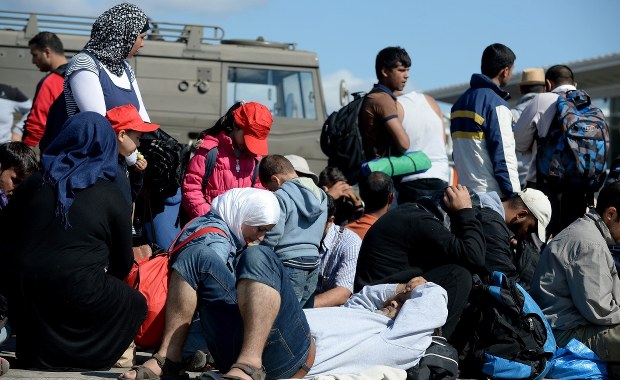 Fabius: UE grozi chaos i dezintegracja z powodu imigrantów ekonomicznych