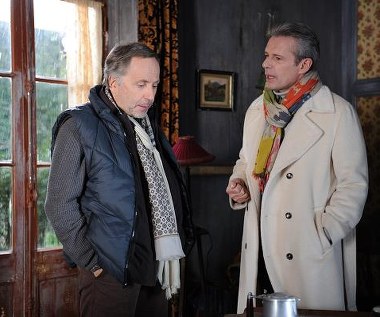 Fabrice Luchini i Lambert Wilson w scenie z filmu "Molier na rowerze"