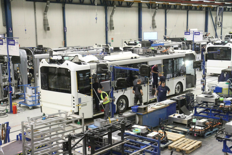 Fabryka autobusów Volvo we Wrocławiu się zamyka. Nowy inwestor zatrudni 1/3 pracowników z likwidowanego zakładu /JAROSLAW JAKUBCZAK/POLSKA PRESS /East News