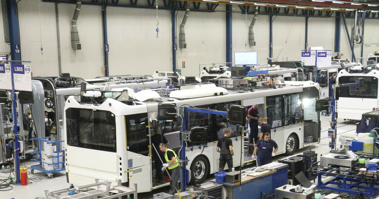 Fabryka autobusów Volvo we Wrocławiu się zamyka. Nowy inwestor zatrudni 1/3 pracowników z likwidowanego zakładu /JAROSLAW JAKUBCZAK/POLSKA PRESS /East News