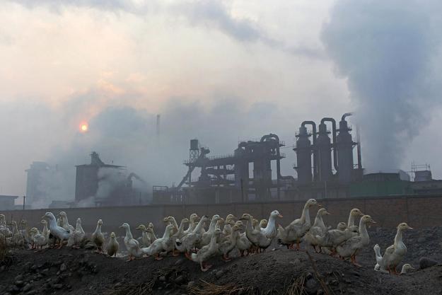 Fabryka fosfatów w Tingjiang (prowincja Syczuan, Chiny) /AFP