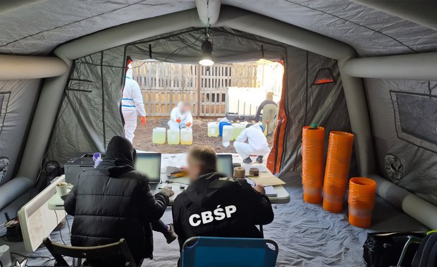 Fabryka narkotyków na Dolnym Śląsku. Trzy osoby złapane na gorącym uczynku