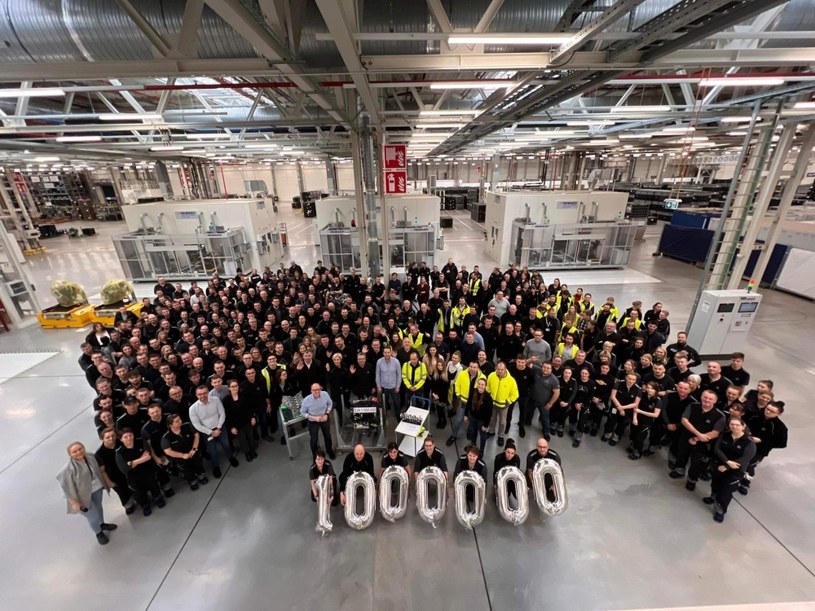Fabryka w Jaworze od 2019 roku wyprodukowała milion jednostek napędowych - benzynowych i wysokoprężnych /Mercedes /materiały prasowe