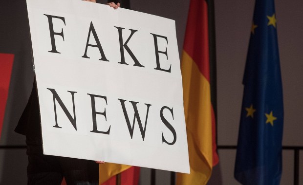 Fabryki fałszu, składnice kłamstwa, dywizje dezinformacji 