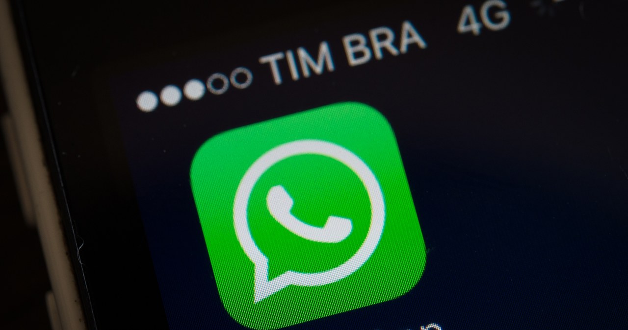 Facebook bada sprawę awarii platformy WhatsApp /AFP