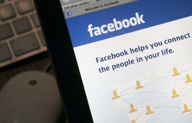 Facebook kolejny raz chce udostępniać prywatne dane swoich użytkowników /AFP