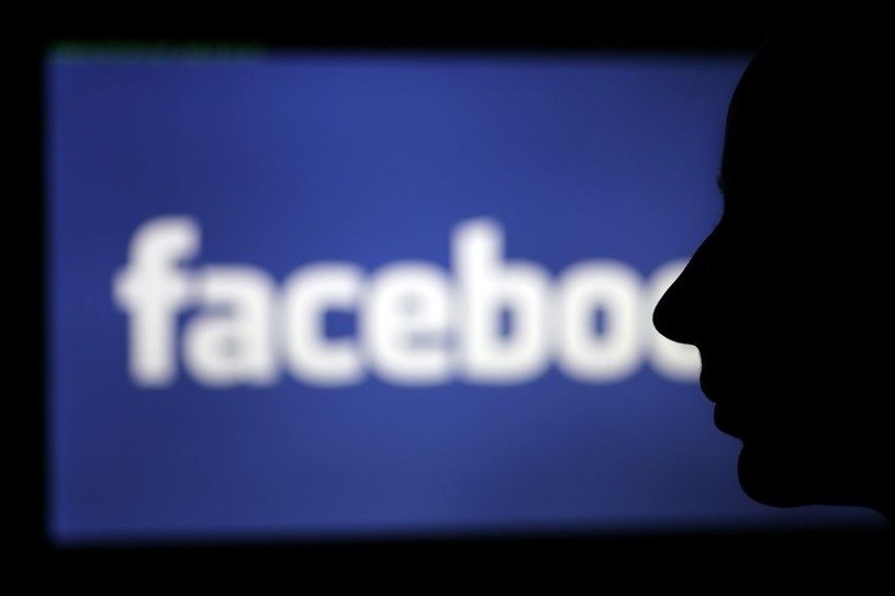 Facebook stara się walczyć z dezinformacjami dotyczącymi szczepionek /123RF/PICSEL