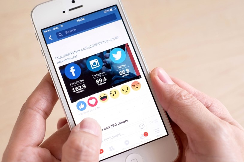 Facebook systematycznie odbiera użytkowników Snapchatowi /123RF/PICSEL