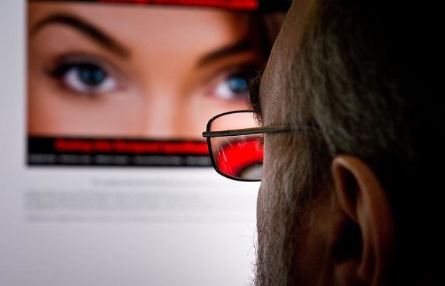 Facebook testuje uwierzytelnianie za pomocą twarzy /AFP