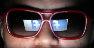 Facebook umożliwia wyszukiwanie postów