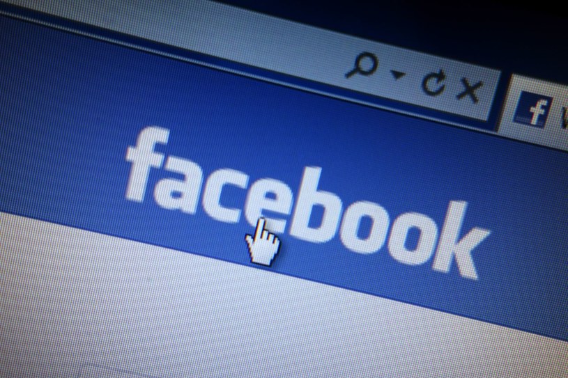 Facebook wpływa nie tylko na nasze związki, ale także nasze zdrowie psychiczne /123RF/PICSEL