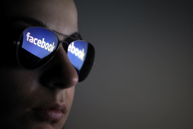 Facebook zablokował konta grupie hakerskiej /123RF/PICSEL