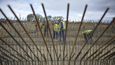 "Fakt": Praca za granicą czeka na Polaków. Dokąd opłaca się wyjechać?