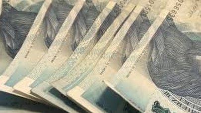 "Fakt": Urzędnicy, którzy wydawali decyzje ws. zwrotu kamienic, byli nagradzani