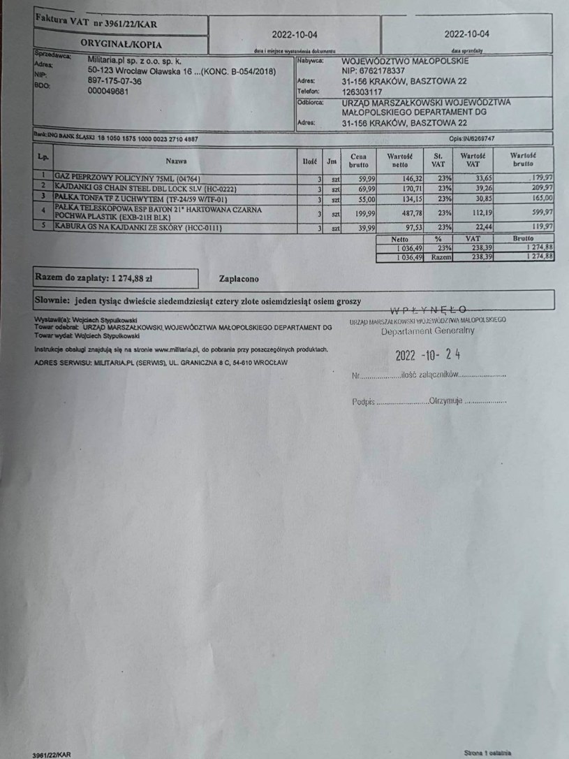 Faktura na zakup pałek, gazu i kajdanek /INTERIA.PL