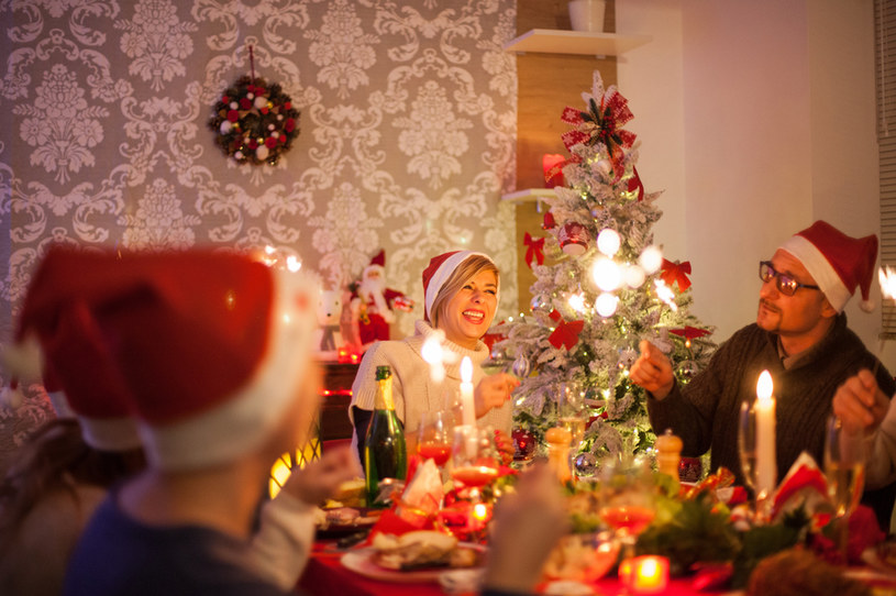 Fakty o pochodzeniu świątecznych tradycji mogą zaskoczyć gości przy wigilijnym stole /123RF/PICSEL