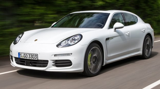 Faktyczne zużycie paliwa hybrydowych Porsche /Porsche