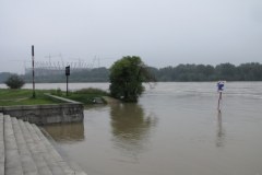 Fala kulminacyjna przechodzi przez Warszawę