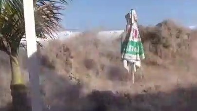 Fala przypominająca tsunami uderzyła w bar. Przerażające sceny w RPA