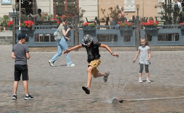 Fala upałów na wschodzie. Wyraźne ochłodzenie nad morzem