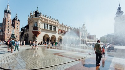 Fala upałów nadciąga do Krakowa. Miasto uruchamia kurtyny wodne