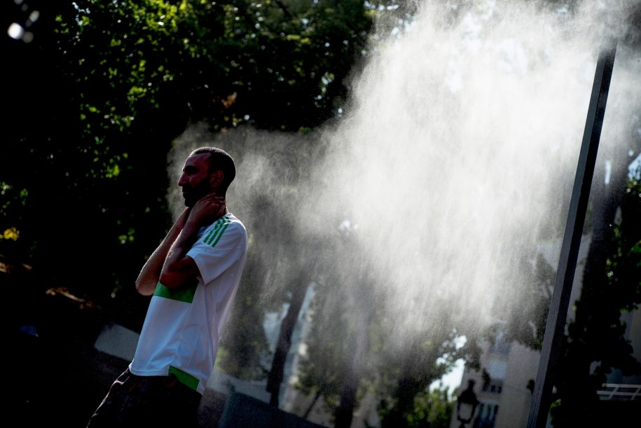 Fala upałów w Europie /	JULIEN DE ROSA /PAP/EPA
