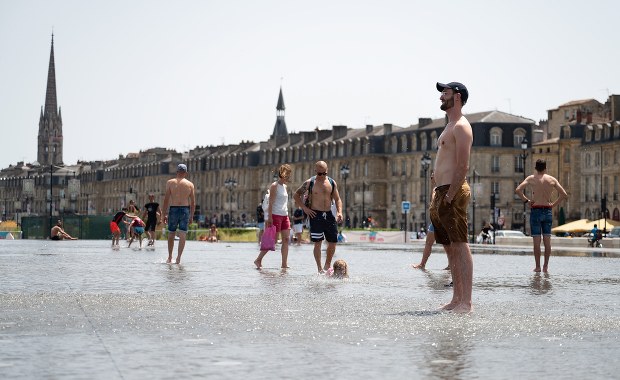 Fala upałów we Francji. Niektóre regiony zakazują imprez plenerowych