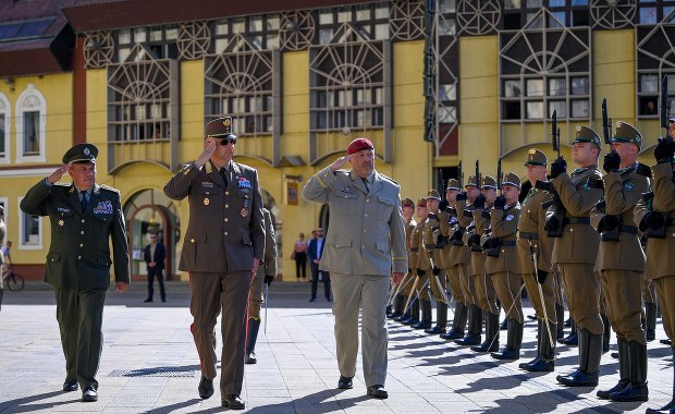 Fala zwolnień w wywiadzie i kontrwywiadzie wojskowym na Węgrzech 