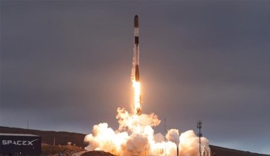Falcon 9 ustanawia nowy rekord. Dwa starty SpaceX w niespełna 40 minut