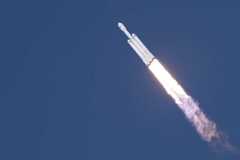 Falcon Heavy to najmocniejsza rakieta od lat 70-tych ubiegłego wieku /AFP