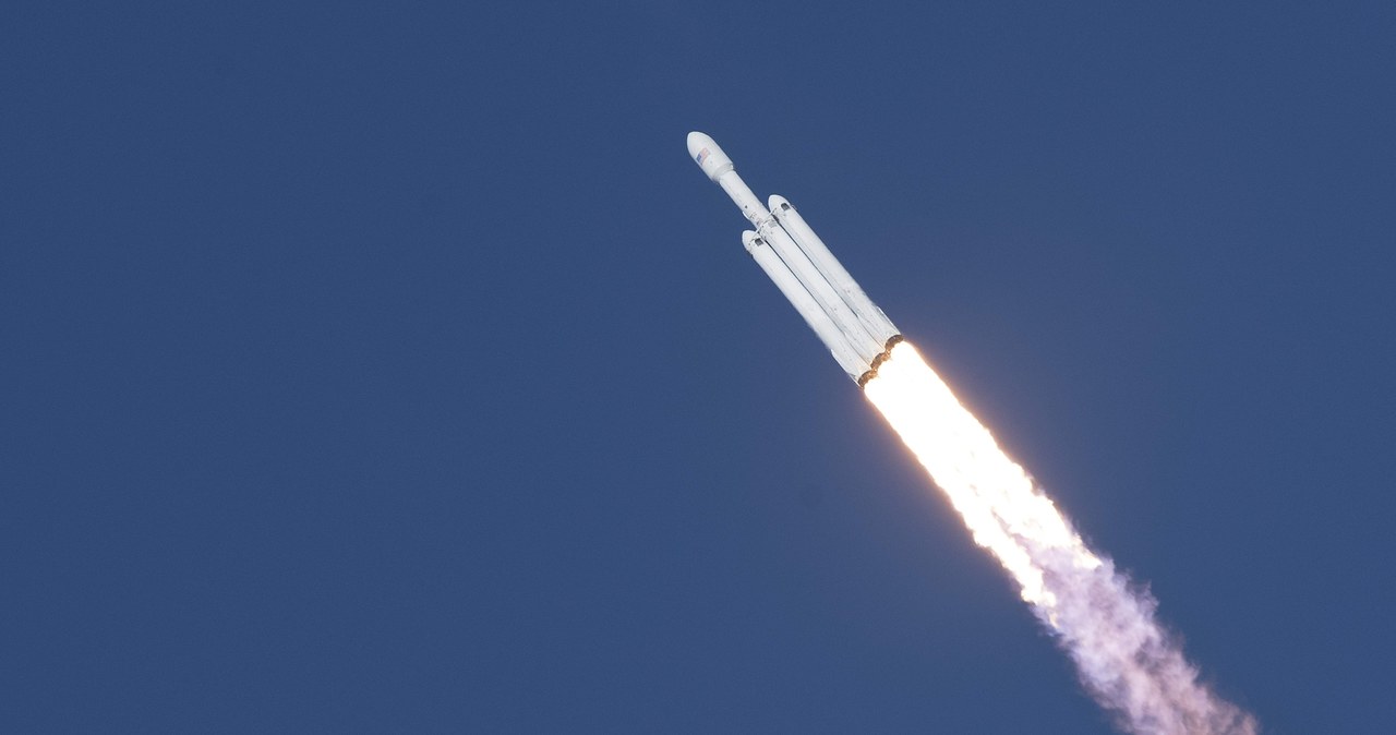 Falcon Heavy to najmocniejsza rakieta od lat 70-tych ubiegłego wieku /AFP