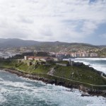 Fale porwały turystkę, gdy robiła zdjęcie. Morze wyrzuciło ciało na brzeg